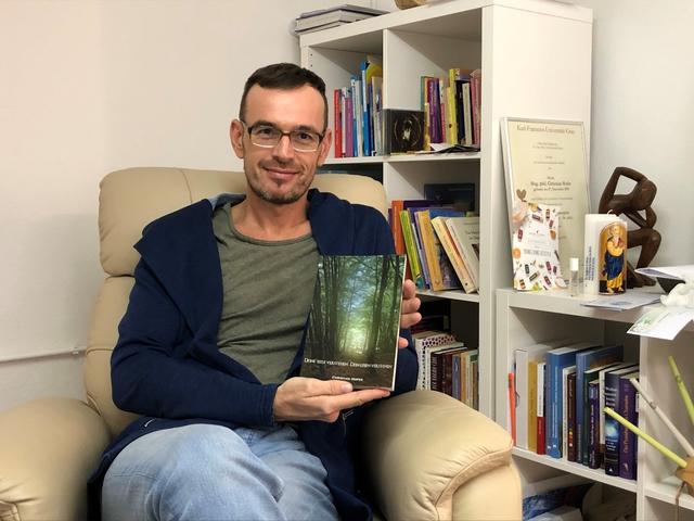 Der Grazer Autor Christian Hofer stellt sein neuestes Buch im Bereich der Energetik vor: "Deine Seele verstehen. Dein Leben verstehen".