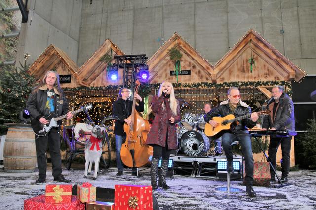 Corry Gass &amp; the Wild Dogs