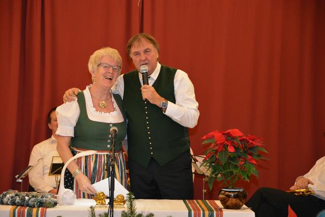 Vulkanland Dichtergilden-Chefin Christina Monschein und Moderator Ernst Kratochwill freuten sich zahlreich Gäste im Kultursaal begrüßen zu dürfen.