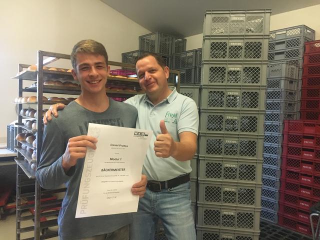 Am 2. Oktober absolvierte Daniel Prattes die Prüfung zum Bäckermeister mit ausgezeichnetem Erfolg.