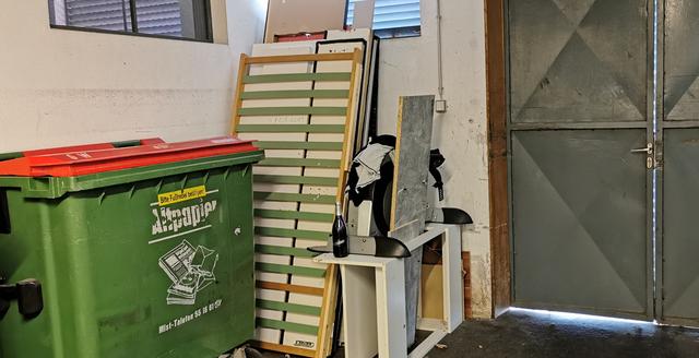 Immer wieder im Gemeindebau Thaliastraße 159.