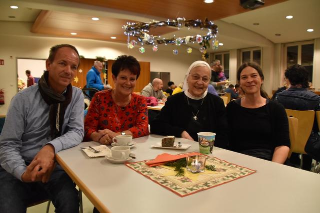 Hubert, Josefa, Schwester Oberin Maria Magner und Veronika Mair (Leitung Tagesstrukturen) ließen es mit Café und Kuchen ausklingen. | Foto: Michael Kendlbacher