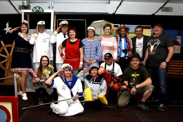 stehend von links: Daniela Pieber, Franz Pieber, Wolfgang Pomper, Andrea Pomper, Rosi Hubmann, Hildegard Pieber, Sigi Obermoser, Franz Pelzmann, Gerhard Pomper,
sitzend von links: Tanja Pomper, Melanie Stanz, Natascha Winkler, Harald Winkler, Christian Gröller