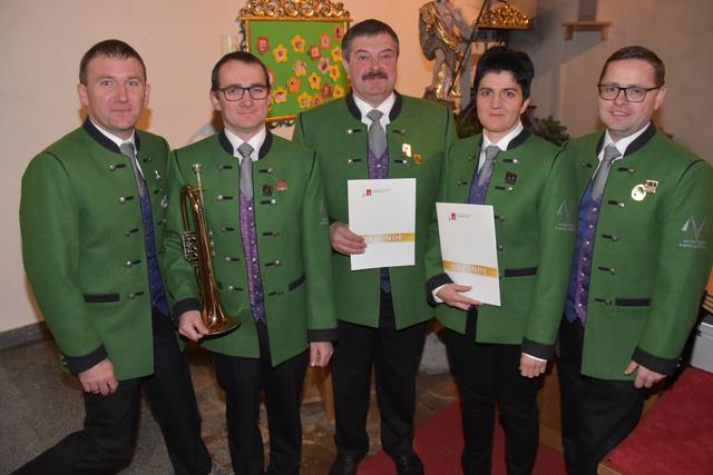 Ehrungen Musikverein Pabneukirchen 2019, von links: Martin Lindtner, Stefan Kloibhofer, Helmut Leonhartsberger, Adelheit Klammer, Erwin Haderer