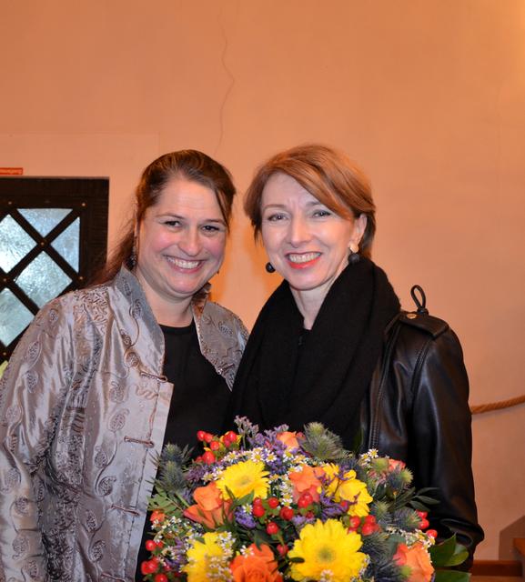 Gastgeberin Claudia Kocher-Peschl mit Finanzreferentin Gaby Schaunig