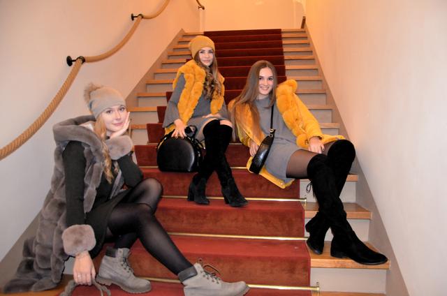 Die jungen Models Emma Schasché, Alina Knapp und Nadine Meraus