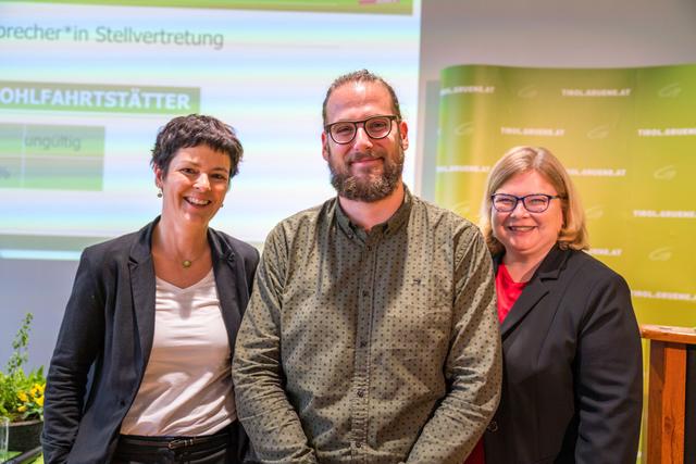 Geschäftsführerin Natascha Chmelar, Christian Altenweisl, neuer Grüner Landessprecher, Petra Wohlfahrtstätter Stellvertreterin