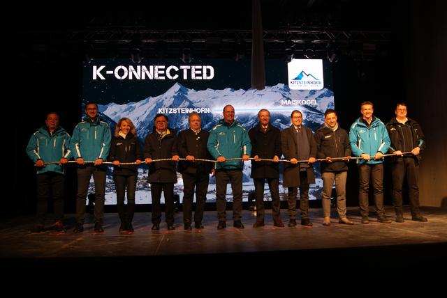 Albert Rattensberger, Thomas Maierhofer (Gletscherbahnen), Renate Ecker (TVB Zell am See-Kaprun), Arno Gasteiger (Aufsichtsratsvorsitzender der Gletscherbahnen), Nationalratsabgeordneter Franz Hörl, Vorstand Norbert Karlsböck, LH Wilfried Haslauer, Bgm. Manfred Gaßner, Christoph Bründl (TVB-Obmann Kaprun), Prokurist Günther Brennsteiner, Betriebsleiter Alex Widauer (Gletscherbahnen). | Foto: Eike Krenslehner