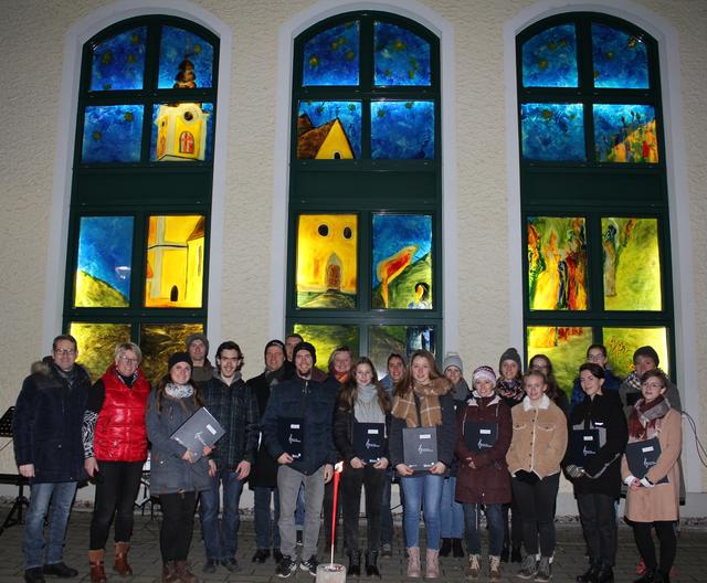 Der Samareiner Jugendchor umrahmte die Feier musikalisch. Bürgermeister Harald Grubmair und Vizebgm. Gerlinde Enzelsberger bedankten sich recht herzlich.