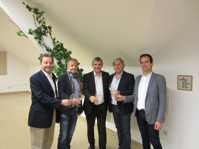 Nach dem Informationsabend: Nikolaus Berlakovich, Johann Trinkl, Walter Temmel, Dietmar Babos, Christian Reicher (von links).
