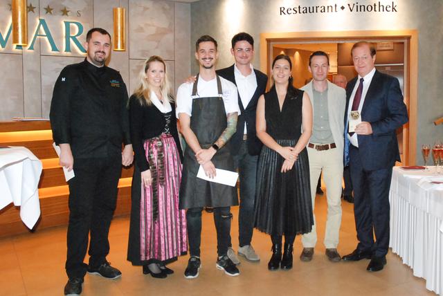 Jozsef Kurucz, Daniela Lakosche, Richárd Farkas, Ferenc Kvasznicza, Flóra Marjai, Gabor Cseke, Johann Haberl (v.l.).