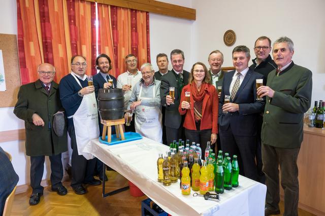 Walter Wimmer, Diakon Franz Landerl, Thomas Berhuber, Albert Wörndl, Ernst Ruppert, Rainhard Platzl, Bgm. Helmut Templ, Manuela Heidlmeyer, Englbert Hofbauer, Harald Maier, Harald Platzl, Leo Harratzmüller. | Foto: KMB