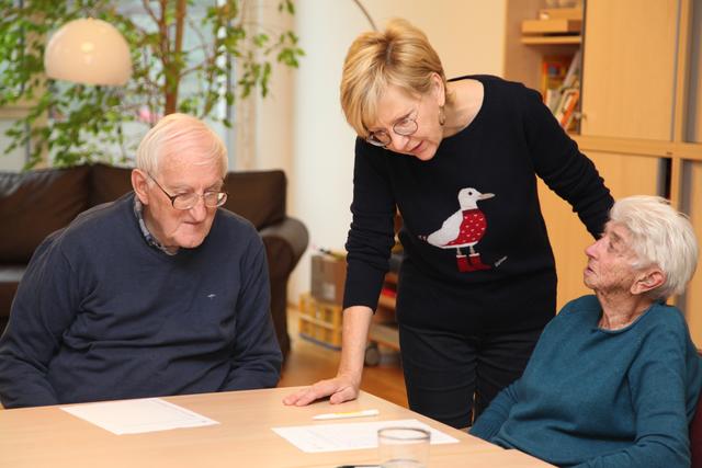 Im Seniorentageszentrum des Hilfswerks in Hallein engagiert sich Eva Heuwieser seit ein paar Monaten ehrenamtlich.