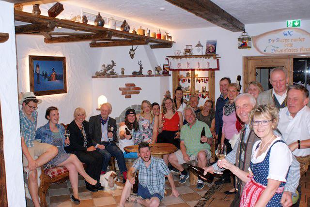 Nach 50 Jahren auf der Bühne gönnt sich die Theatergruppe St. Margarethen im Lungau sprichwörtlich "ein Wochenende im Paradies".