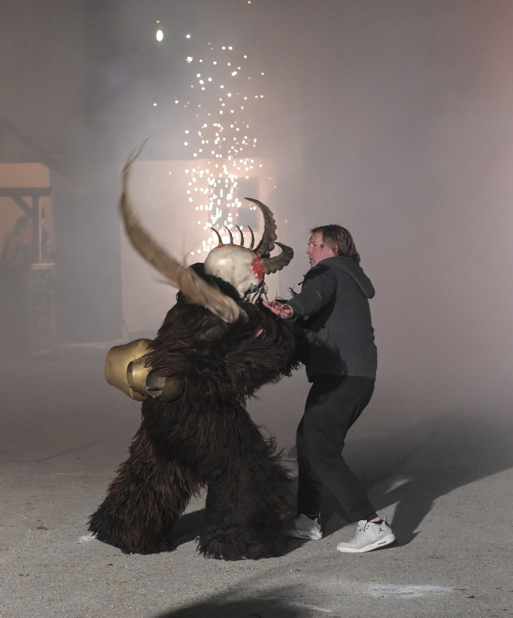 mitten drin die Traditionsgruppe Zirler Trggeler mit Guggerler und Hobergoa. Fasching in brauchen Herr und Frau sterrei- im Vorfeld ein Treffen mit der. Fasching in Zirl - menus2view.com