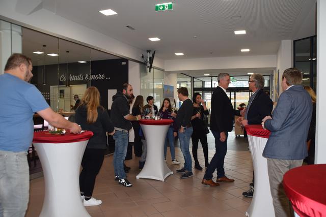 Reges Treiben an der TFBS Landeck - von 10.00-15.00 Uhr schauten sich zahlreiche Interessierte die Schule an. | Foto: Siegele