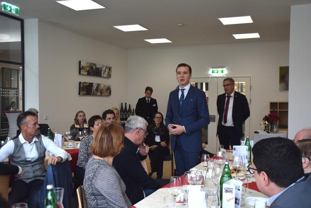 Lukas Lang - ehemaliger Lehrling bei Mode Feucht ist jetzt Geschäftsführer bei "Sir Antony" in der Wiener Kärntnerstraße. | Foto: Siegele