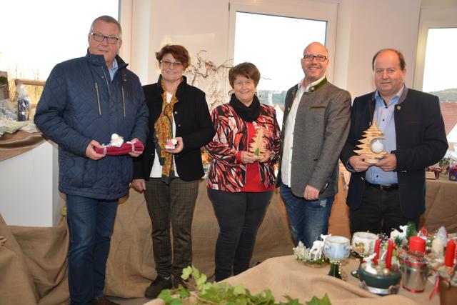 Insgesamt 19 Aussteller locken heuer mit liebevoll gefertigter Handwerkskunst in die Galerie Alte Raika.