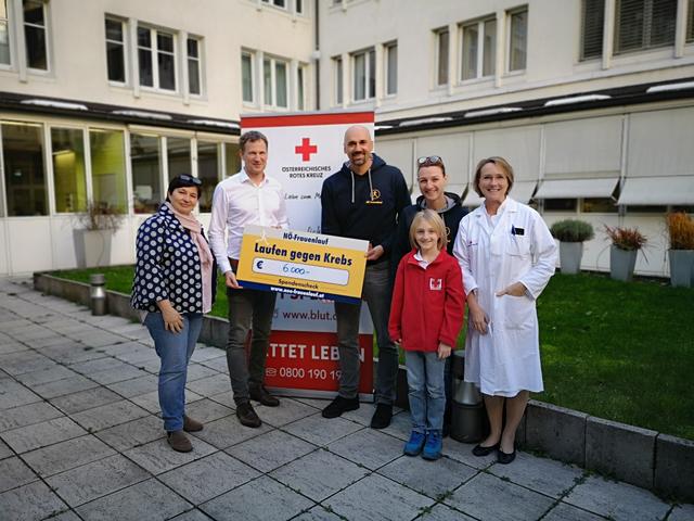 vlnr:
DGKS Erika Stockinger, Dr. Christof Jungbauer, Mag. Christian Kohl , Nicolas Kohl,  Uschi Kohl, Dr. Ursula Kreil
 | Foto: NÖ Frauenlauf 