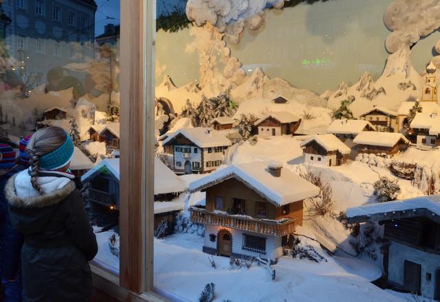 Die Weihnachtsgeschichte am Marktplatz als Publikumsmagnet