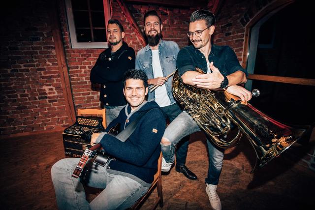 Bayern zu Gast in Graz: Die Band DeSchoWieda sorgt mit ihren Folk-Hits für besondere Momente im Grazer Orpheum.