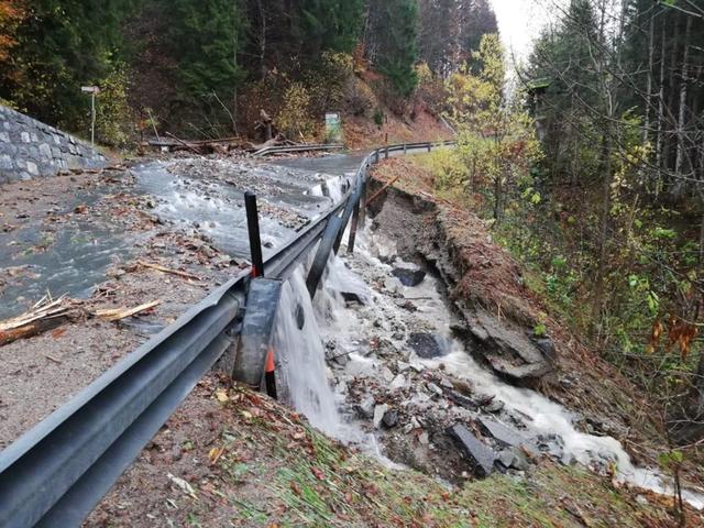 An den Kärntner Straßen entstanden durch die Unwetter Schäden in Millionen Höhe.