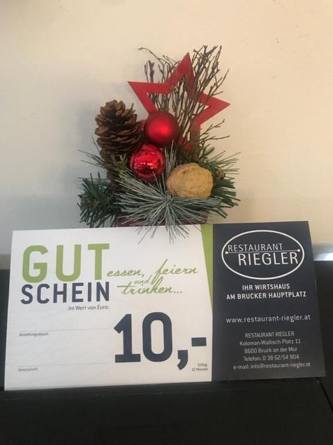 Kulinarische Geschenksidee: Ein Gutschein vom Riegler zum Essen, Feiern und Trinken.