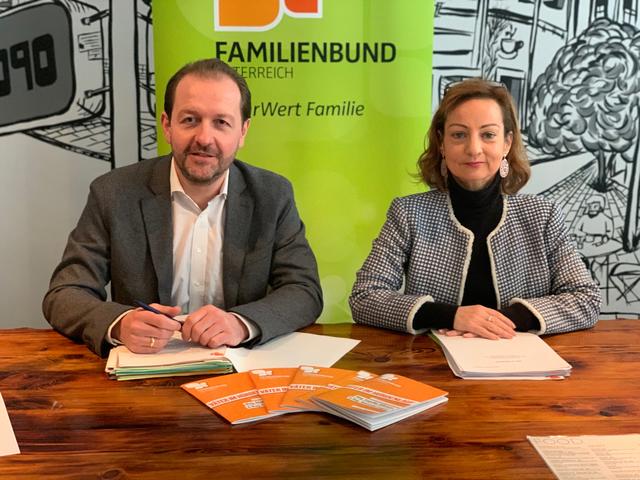 Bernhard Baier (l.) vom Familienbund Österreich und  Angelika Killmann anlässlich der Präsentation der qualitativen Untersuchung "Väter im Hürdenlauf" | Foto: Anna Richter-Trummer