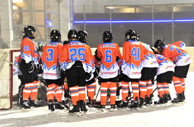 Die U15 vor dem Anpfiff gegen Innsbruck.
