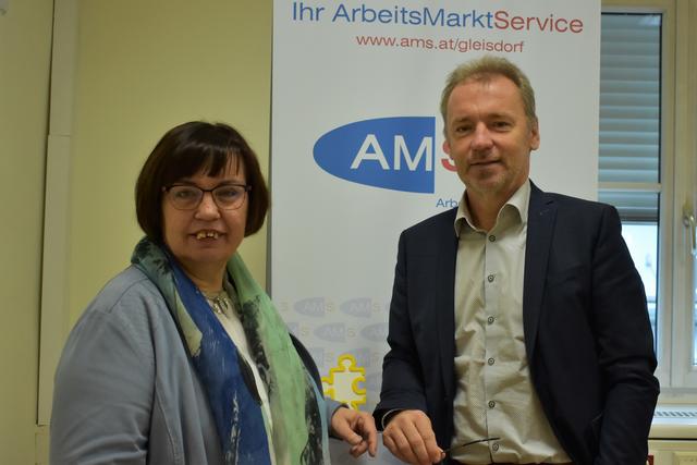 Sinkende Arbeitslosigkeit für menschen mit Behinderung in Gleisdorf: Geschäftsstellenleiter des AMS Gleisdorf, Gottfried Walter und die Chance B Geschäftsführerin Eva Skergeth-Lopič gaben dazu ein Partner-Interview.