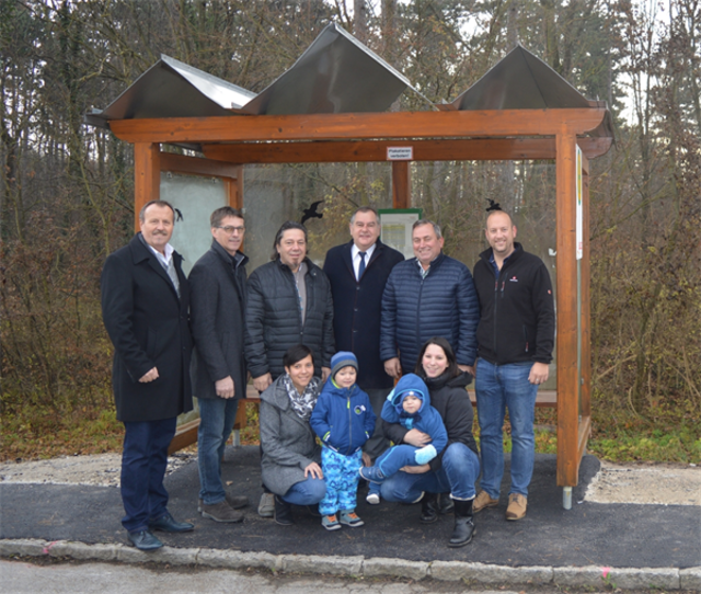 Bürgermeister aus Schwarzau Günter Wolf, Franz Hatvan, Alfred Koglbauer, LAbg. Franz Dinhobl, Bürgermeister Bernhard Karnthaler, GGR Ing. David Diabl, Bianca Dachler, Natascha Huber (v.l.).