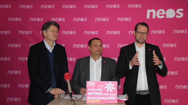 Berichten von "Schikanen" beim Sammeln von Unterstützungserklärungen in Hornstein: Helmut Brandstätter, Eduard Posch und Nick Donig  | Foto: NEOS