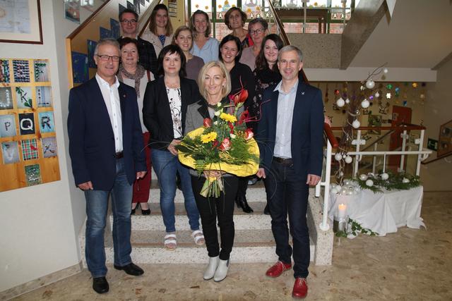 Volksschule Weinburg: Elfride Bachl wurde in die Pension verabschiedet.