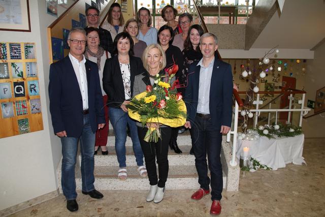 Volksschule Weinburg: Elfride Bachl wurde in die Pension verabschiedet. | Foto: G. Dobler/Gemeinde Weinburg