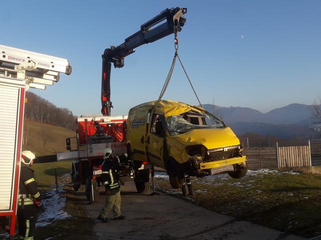 Kirchberg an der Pielach: Das Auto überschlug sich mehrmals bevor es zum Stillstand kam.