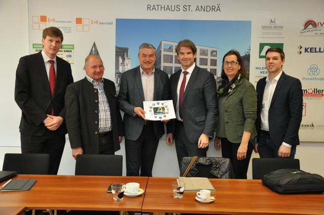 Das Prüfteam bei der Schlussbesprechung in St. Andrä: Prüfer René Koplenig, Umwelt-Stadtrat Heinz Schlatte, Bürgermeister und Gemeindebund-Präsident Peter Stauber, LRH-Direktor Günter Bauer, Prüfungsleiterin Susanne Koschat-Hetzendorf und Prüfer Damjan Oitzl