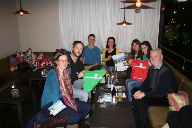 Die Salzburger Aktivisten des Klimavolksbegehrens treffen sich zum Klima-Stammtisch.  | Foto: Gruppe Salzburg Klimavolksbegehren