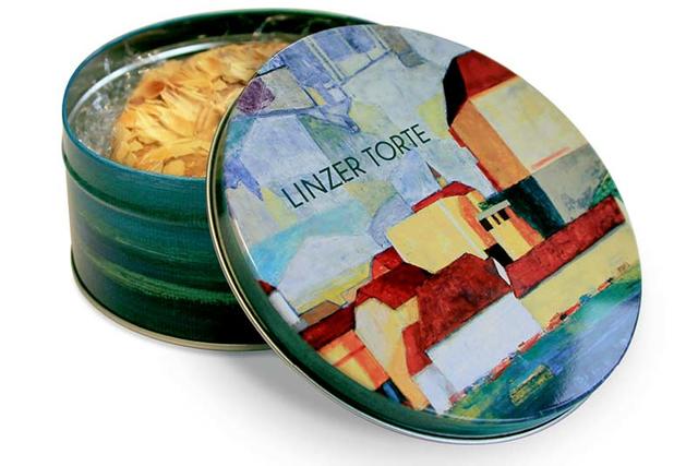 In der hübschen Künstlerdose von Veronika Merl ist die klassische "Linzer Torte" ein tolles Geschenk und auch zum Verschicken geeignet. | Foto: Linz Tourismus