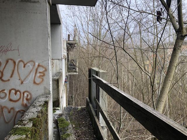 Balkone in der Ruine.  | Foto: BezirksRundschau