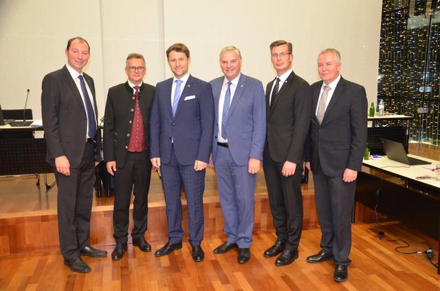 Fraktionsobmann Jochen Landvoigt, Günther Quass, Vizebürgermeister Thomas Neidl, Franz Bäck, Stadtrat Karl Ferdinand Velechovsky, Fraktionsobmann-Stv. Thomas Haudum