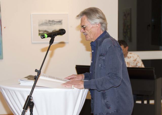 Gottfried Reszner hielt die Laudatio zur Eröffnung der Vernissage