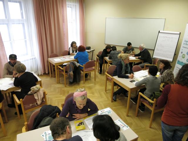 Sprachen lernen leicht gemacht. Durch nette Plaudereien soll Ausländern ein besserer Zugang zur deutschen Sprache geboten werden. | Foto: Lokale Agenda