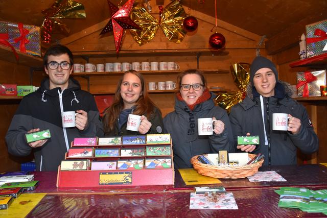 Waldhausener Advent 2019, Stannd Therapiezentrum Verkauf von Heißer Schokolade. | Foto: Robert Zinterhof