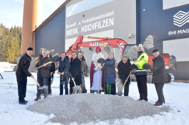 Große Freude bei Verantwortungsträgern aus Politik und Wirtschaft sowie bei Krampus & Nikolaus. | Foto: Kogler