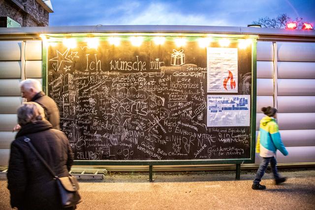 Wunschtafel vor dem Schloss Rothschild | Foto: Regina Eder