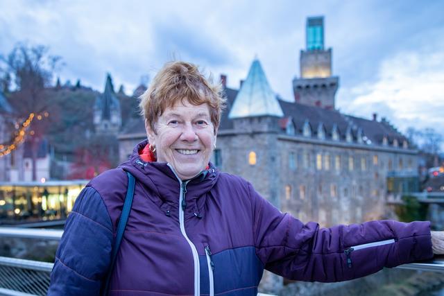 Maria Lutz aus Öhling vor dem Schloss Rothschild in Waidhofen/Ybbs. | Foto: Regina Eder