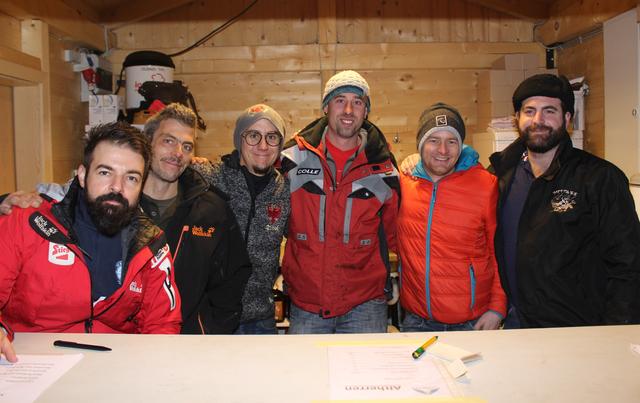 Die Altherren vom Sportverein unter Gerhard Saurwein (2.v.l) trugen dieses Wochenende den Markt in Mieder aus.  | Foto: Suitner
