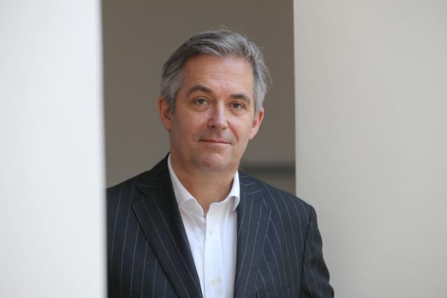 Der Direktor des Museums der Moderne, Thorsten Sadowsky.