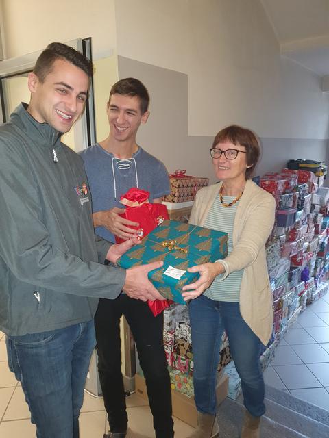 Margerete Horner mit Nico und Daniel Praus.