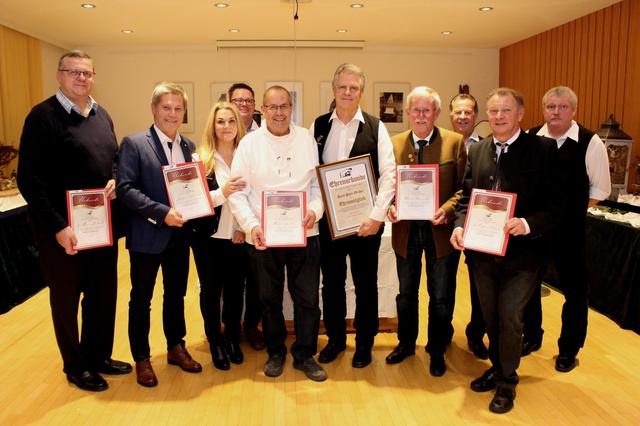 Gründungsmitglieder wurde geehrt: Ing. Hannes Fritsche, Siegfried Schmidt, Hubert Ganster, Hans-Peter Gruber (Ehrenmitglied, Gründungsmitglied), Ulrich Woworsky, Ing. Othmar Obrist. 
